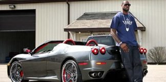 James LeBron con la sua auto.