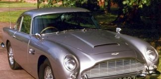 La Aston Martin DB5 di James Bond