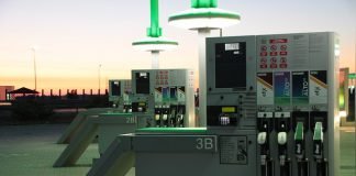 Un distributore di benzina
