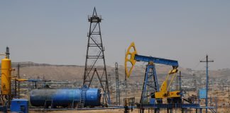 Una pompa petrolifera