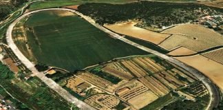 Una foto dall'alto del circuito ovale di Terramar
