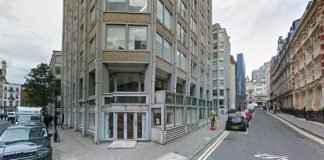L'immagine Street View del palazzo in St.James Street a Londra, nuove sede di Fca