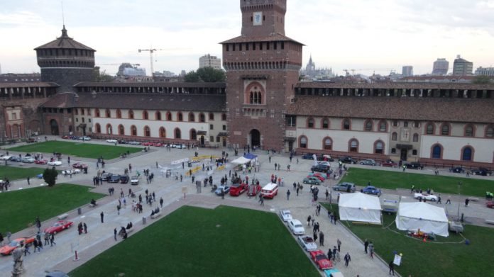 Le auto in mostra al Castello Sforzesco di Milano Le auto in mostra al Castello Sforzesco di Milano
