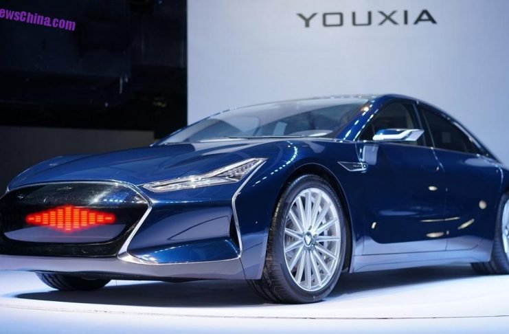 Copia cinese Tesla S