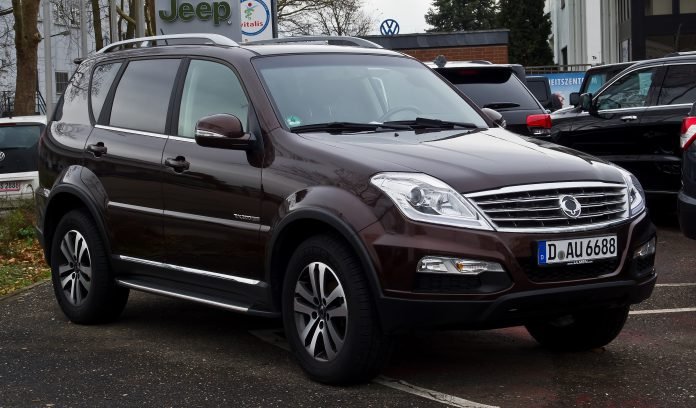 SsangYong_Rexton_W-28nov2015