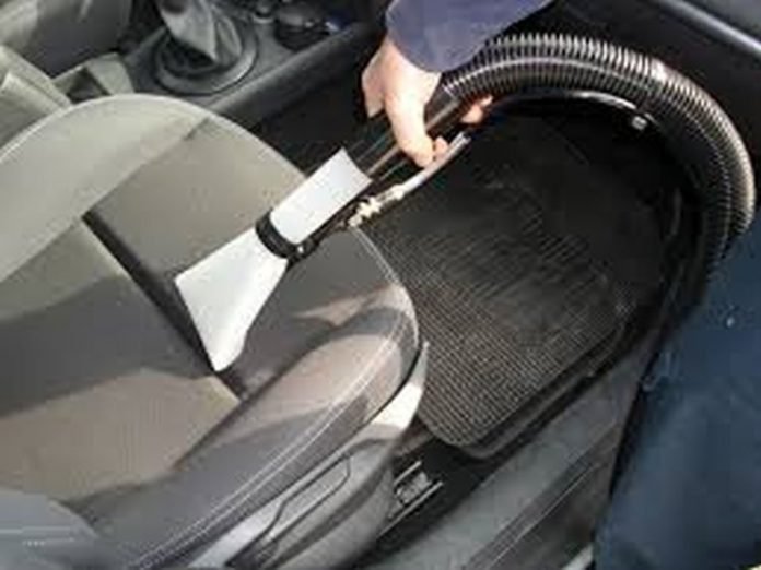 pulizia sedili auto