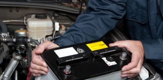 batteria auto a terra