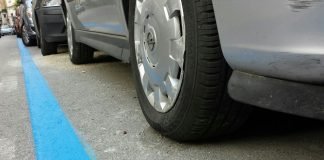 sosta sulle strisce blu a Milano