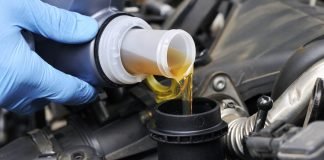 Controllo olio motore
