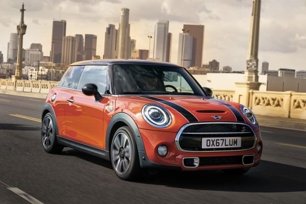 P90289472_lowRes_mini-cooper-s-3-door