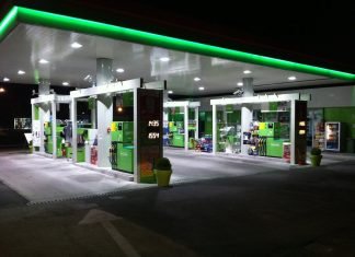 BMW, Toyota, Bosch e Repsol avviano i test di un nuovo carburante per auto diesel e benzina Carburante auto