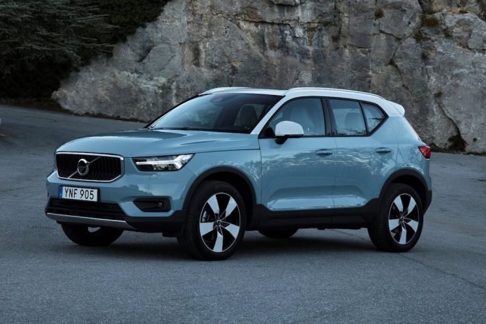 Volvo XC40 Auto listino