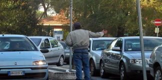 Parcheggiatore abusivo