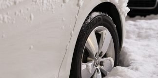 guidare su neve e ghiaccio