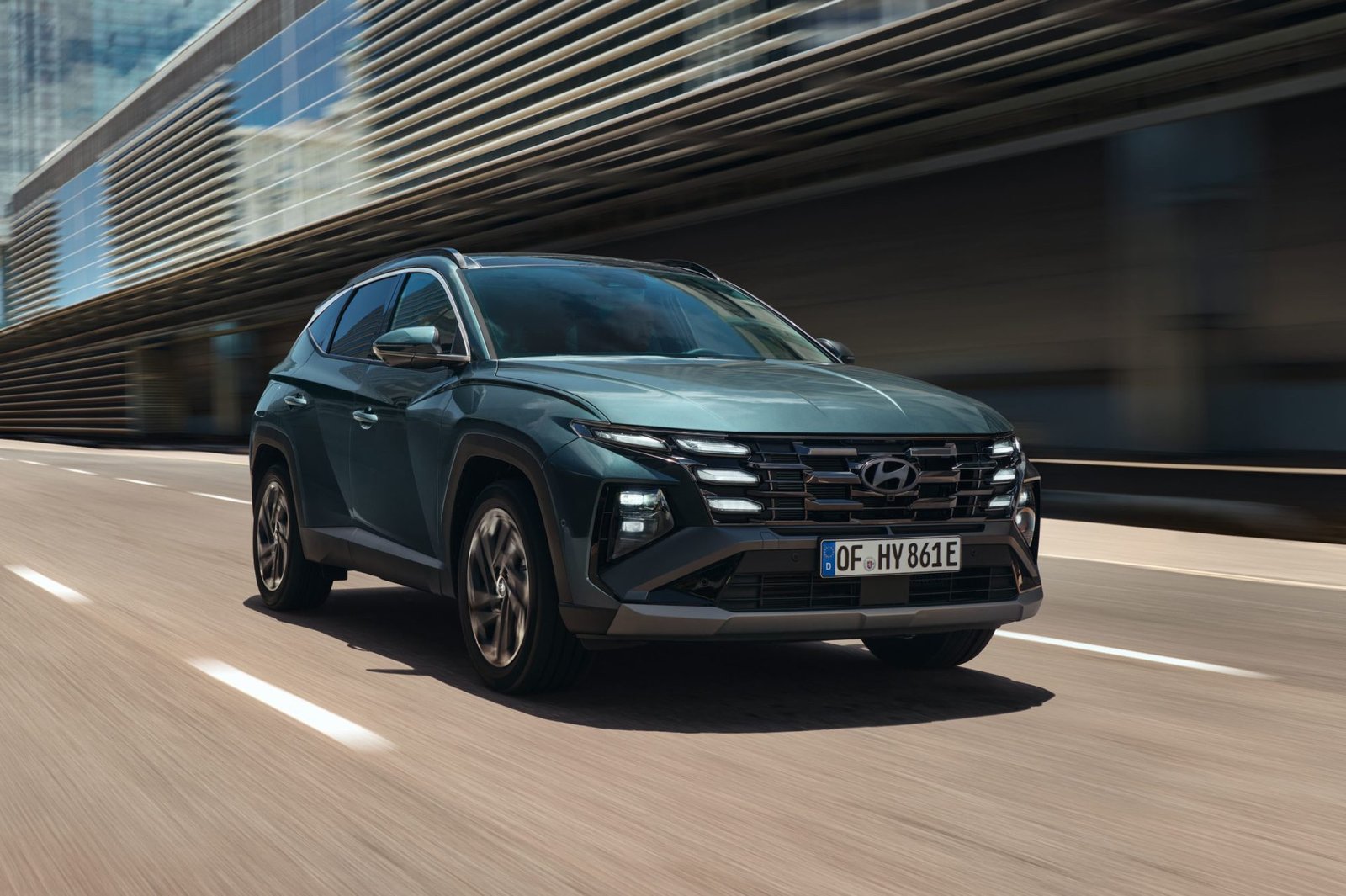 Hyundai Tucson full hybrid, versatilità e consumi bassi - AutoToday.it