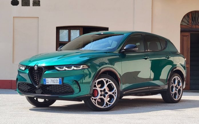 Alfa Romeo Tonale Q4 Phev vs Honda HR-V