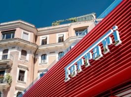 Ferrari aumenta ricavi e utile operativo: personalizzazioni e modelli più costosi valgono più delle consegne samocar ferrari