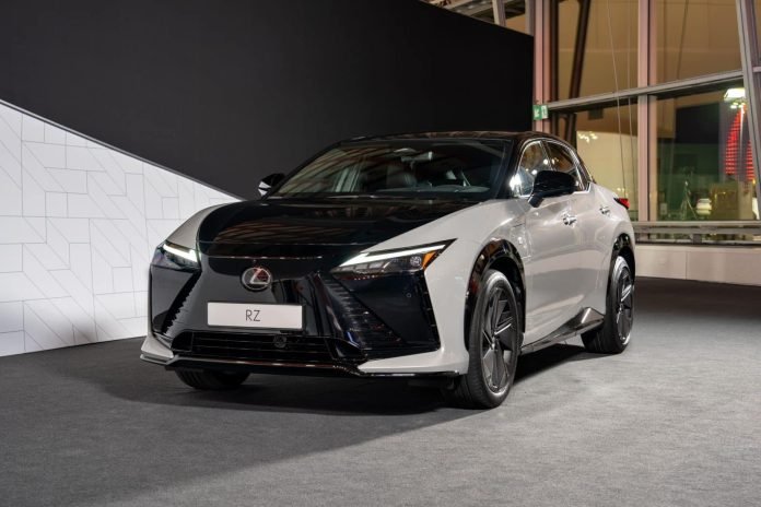 Lexus RZ 550e F Sport