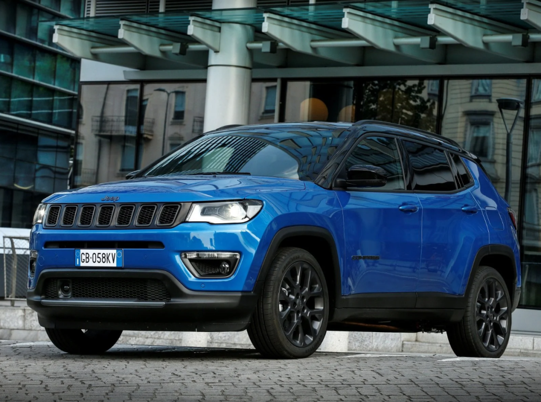 Jeep Compass Elettrica Brillante E Maneggevole A Dispetto Del Peso Di jeep-compass-elettrica-brillante-e-maneggevole-a-dispetto-del-peso-di