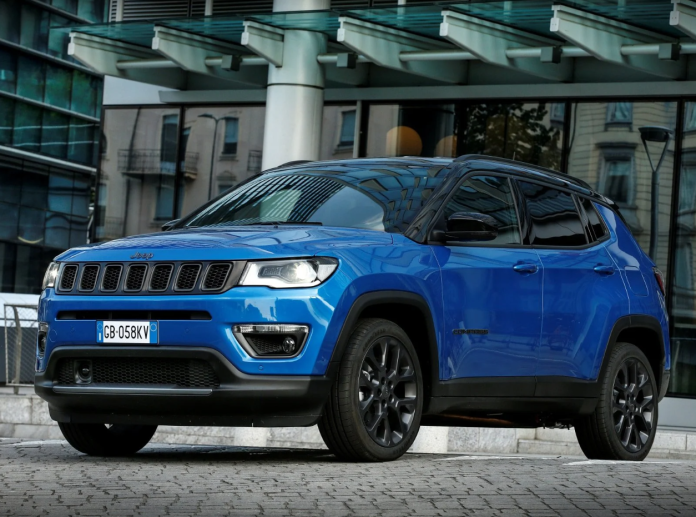Jeep Compass elettrica, brillante e maneggevole a dispetto del peso di quasi 22 quintali