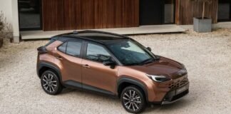 Toyota Yaris Cross 2026: come cambia il SUV compatto ibrido con il nuovo restyling