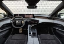 Volante, sedili e display stanno cambiando: come saranno gli interni delle auto di prossima generazione