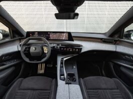 Volante, sedili e display stanno cambiando: come saranno gli interni delle auto di prossima generazione