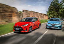 Toyota Yaris contro Renault Clio: consumi, prezzi e motivi del successo dell’ibrida giapponese Toyota Yaris contro Renault Clio
