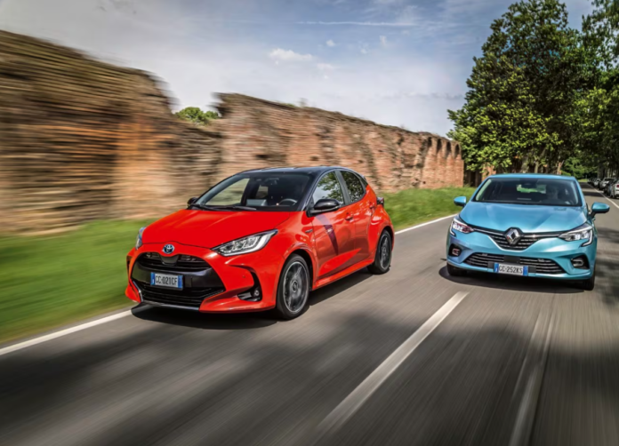 Toyota Yaris contro Renault Clio